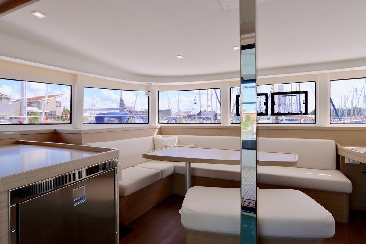 foto: 122 Lagoon 42 Full specs
