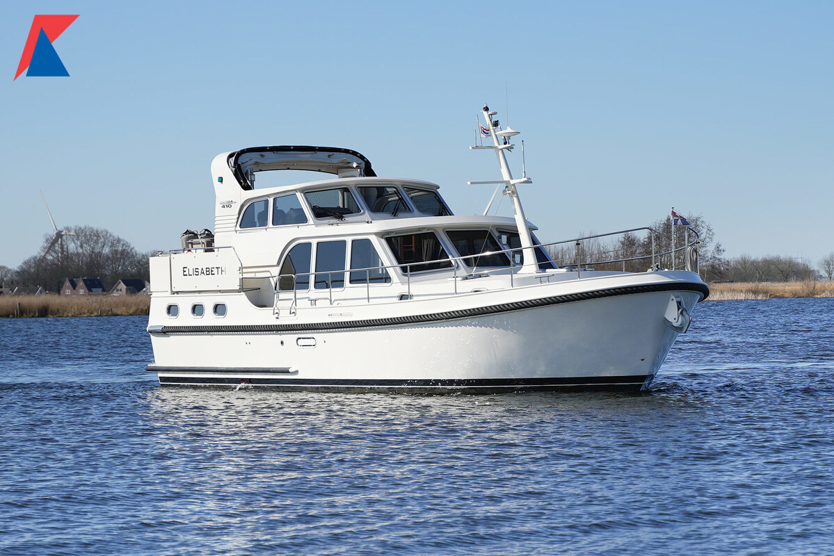 foto: 4 Linssen Grand Sturdy 410 AC Variotop met stabilisator