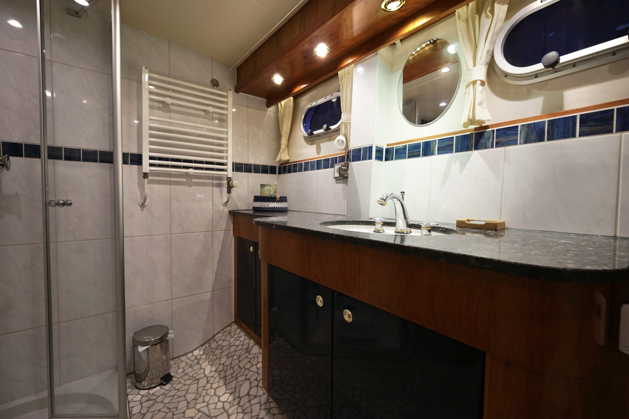 foto: 72 Van der Heijden Van der Heijden 17.00 Dynamic Deluxe VS