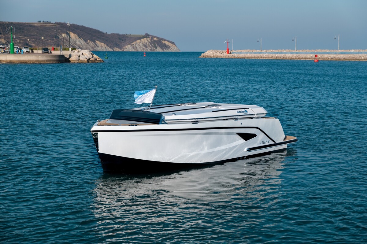 foto: 43 Alfastreet Marine 21 Open Electric