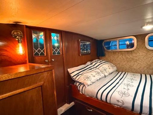 foto: 8 Meeuwkruiser  1100 DB AK GS