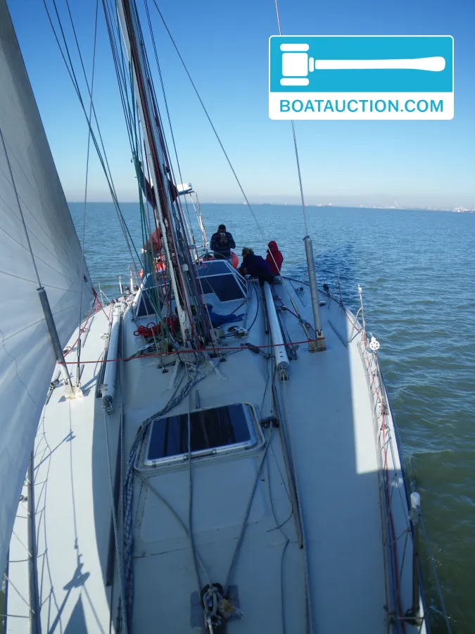 foto: 12 Standfast One Off 57'