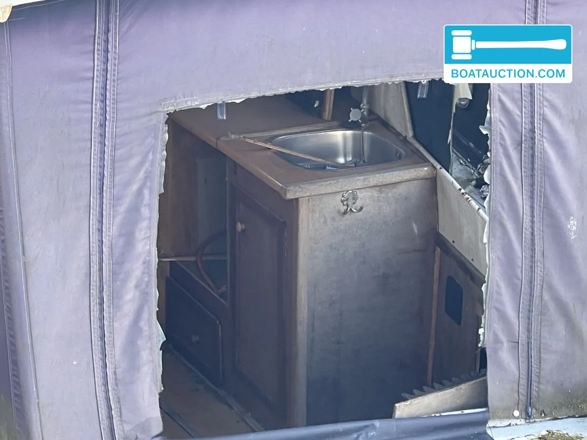 foto: 8 Motorboat 700