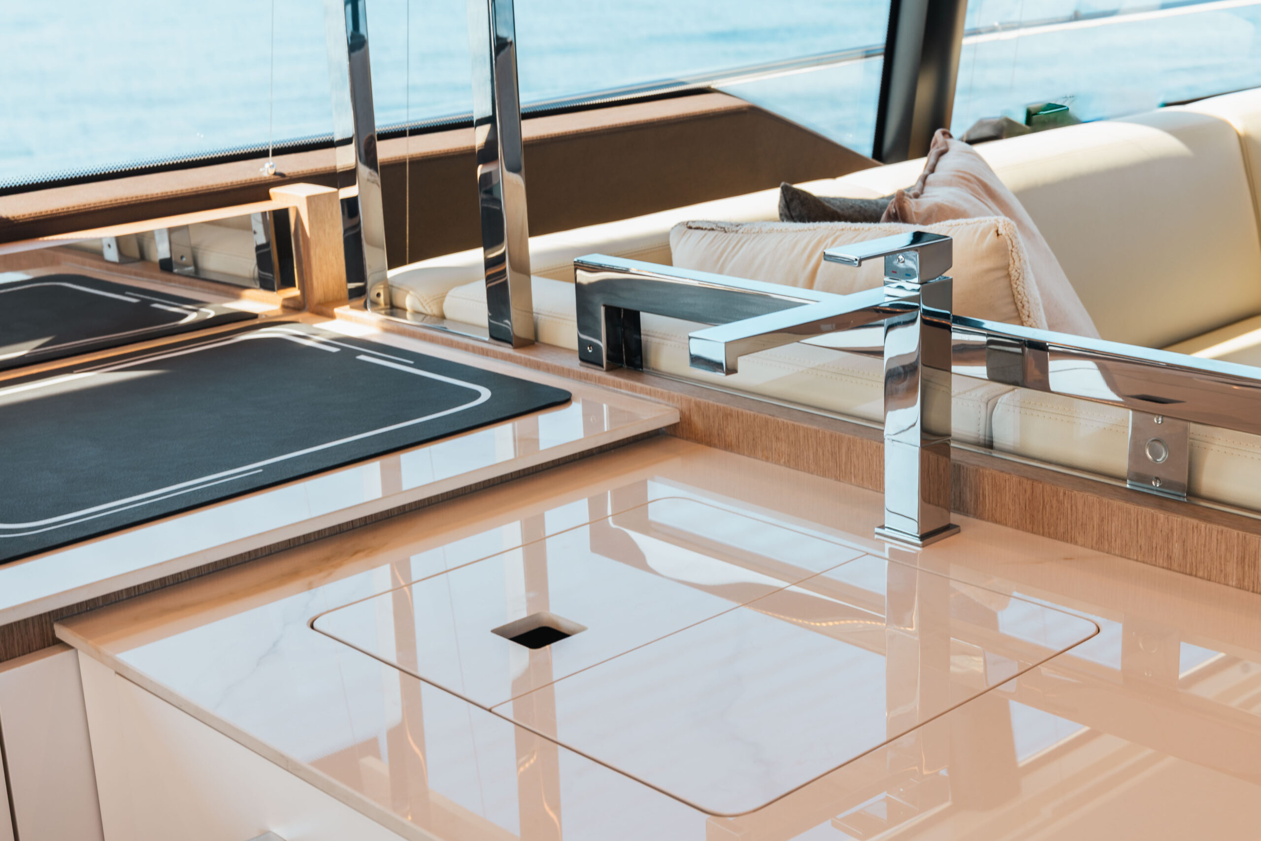 foto: 113 Prestige 690 flybridge