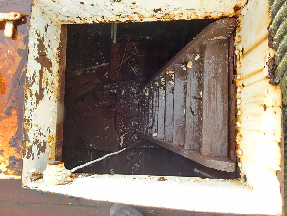 foto: 20 Luxe Motor Elizabeth III 42.46 casco