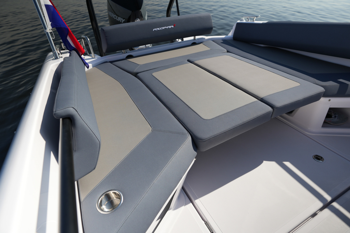 foto: 123 Axopar 25 Cross Bow & Cross Top