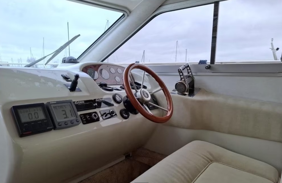 foto: 6 Sealine F33 330 Statesman l Flybridge