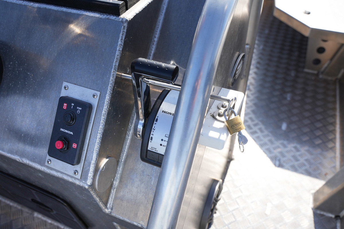 foto: 29 Dock Steel 650