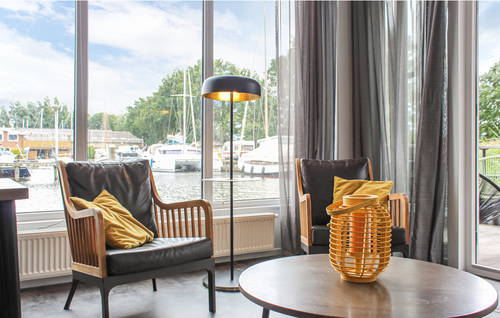 foto: 25 Aquavive Houseboat 1500 Met Vaste Overneembare Ligplaats In Warns