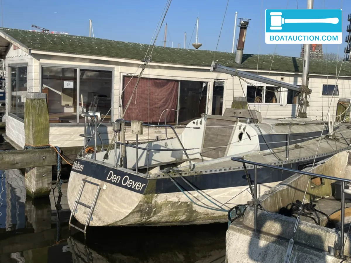 foto: 1 Cabin sailboat 900