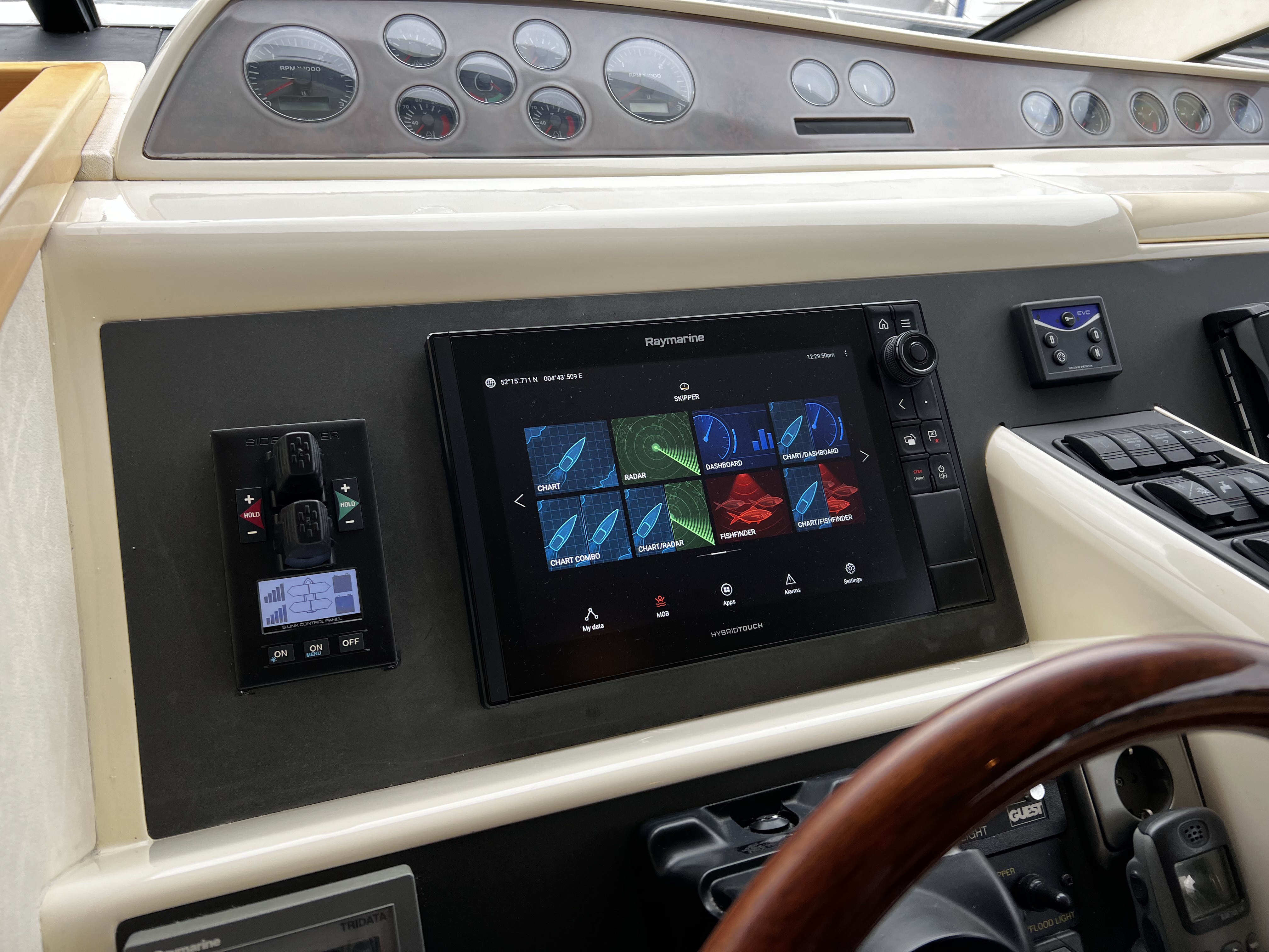 foto: 33 Fairline Phantom 46