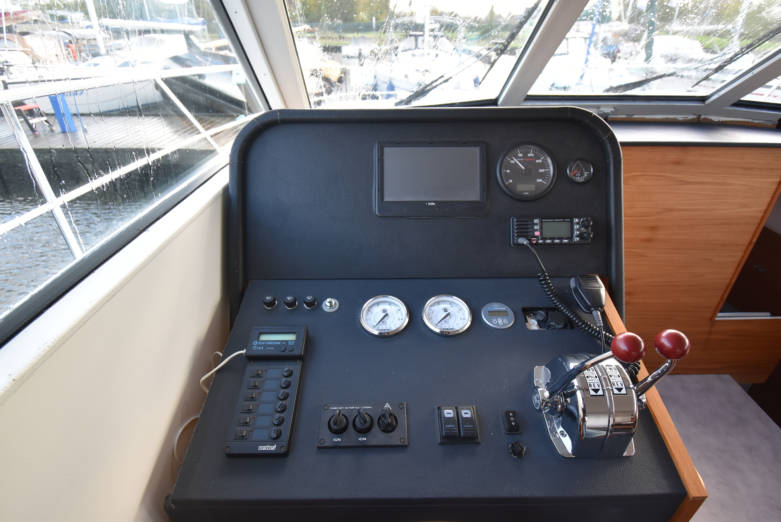 foto: 26 Motor Catamaran 12.5