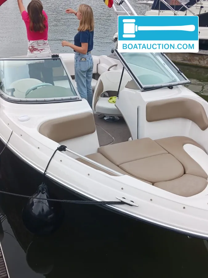 foto: 8 Four Winns Horizon 190