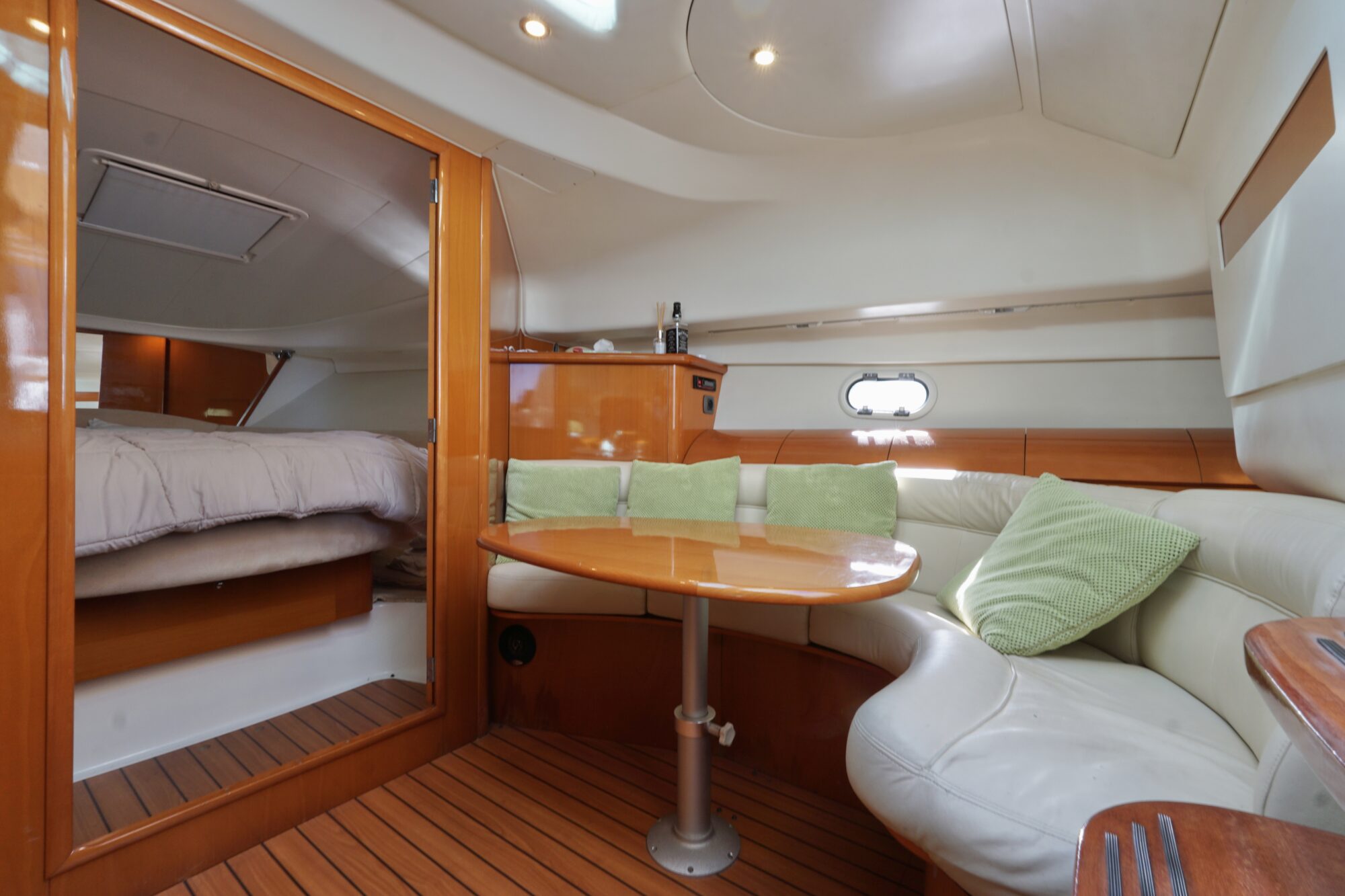 foto: 87 Jeanneau Jeanneau Prestige 34S HT