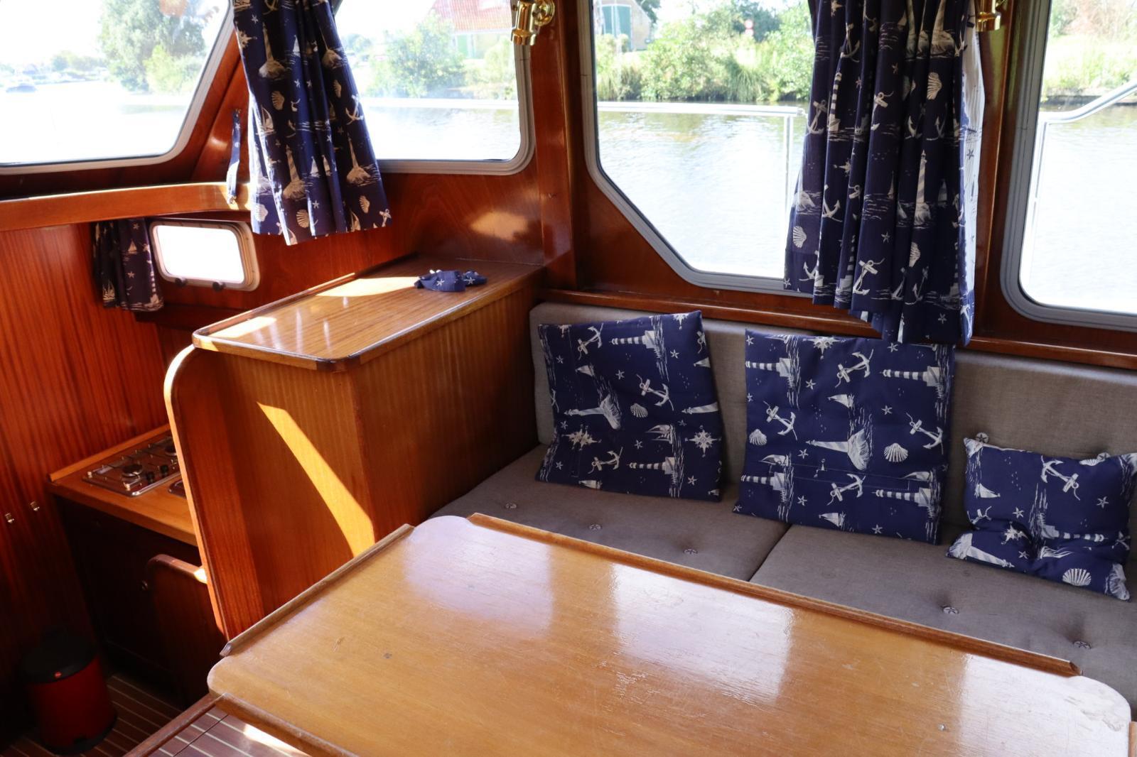 foto: 24 Ankertrawler 1140 AK