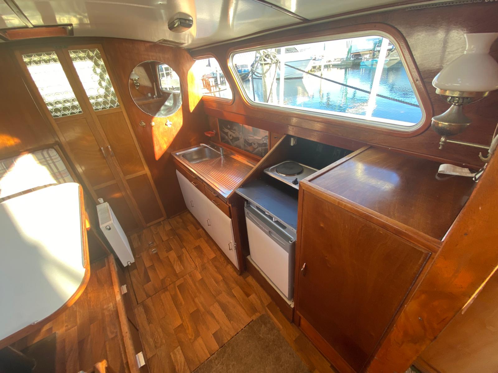 foto: 20 Combikruiser 1200 ( Woonschip met CV )