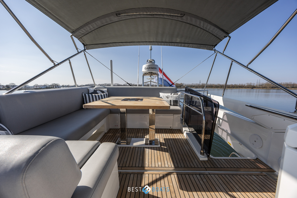 foto: 70 Prestige 520 FLY
