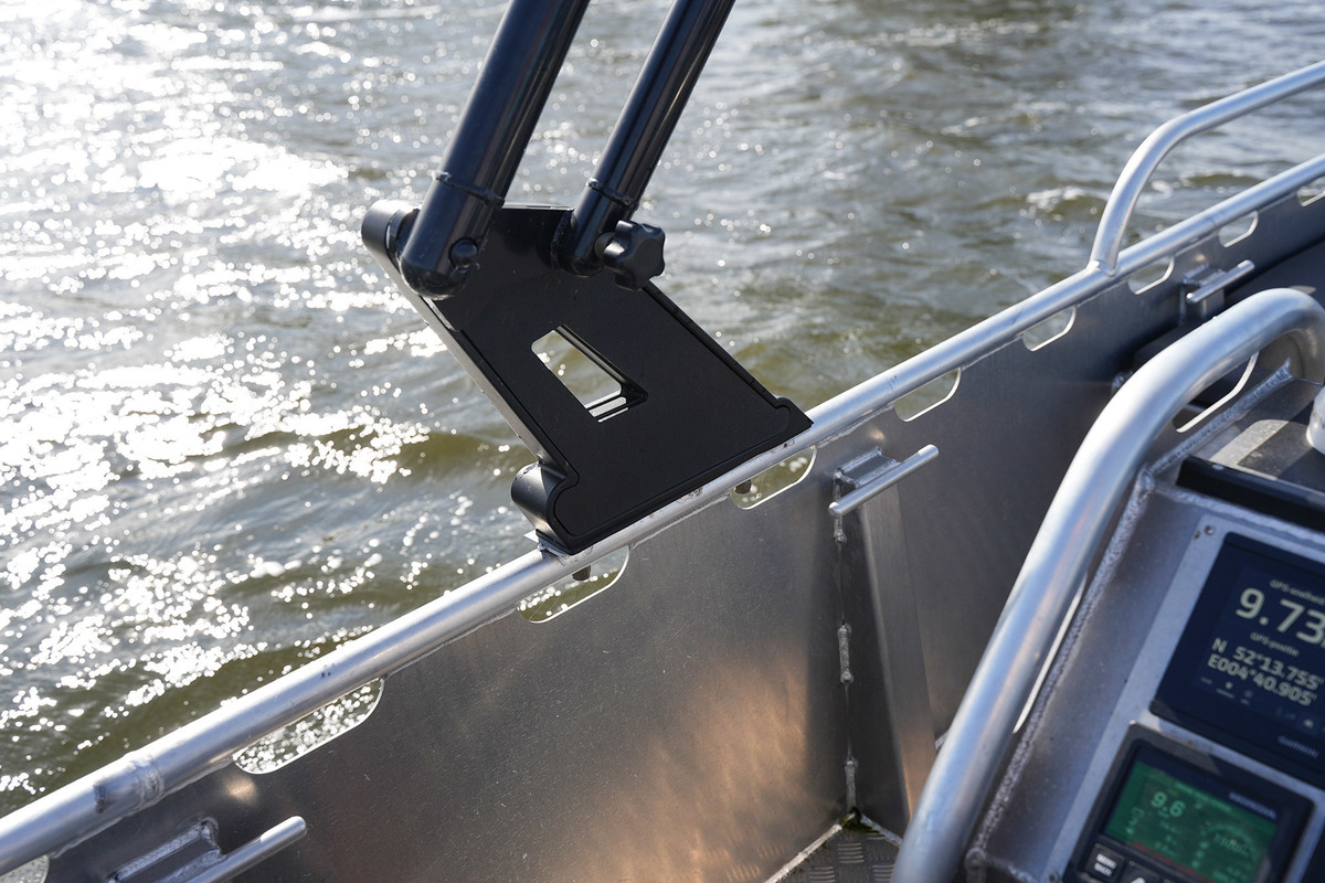foto: 30 Dock Steel 650