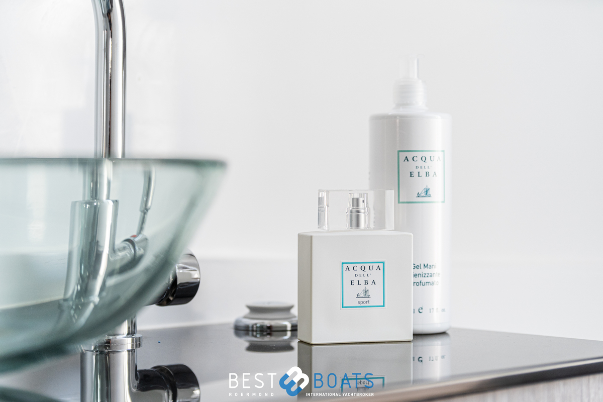 foto: 24 Pirelli 35 Outboard