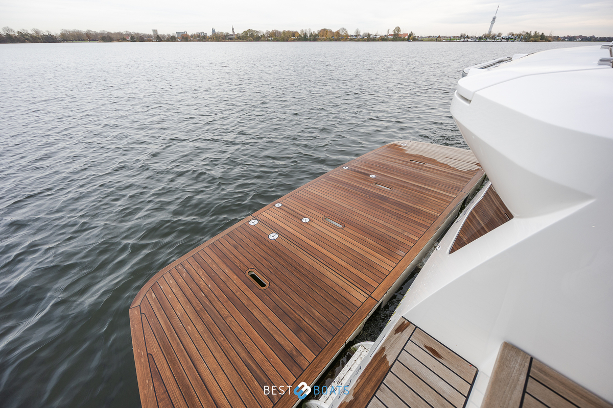 foto: 77 Absolute  Navetta 52