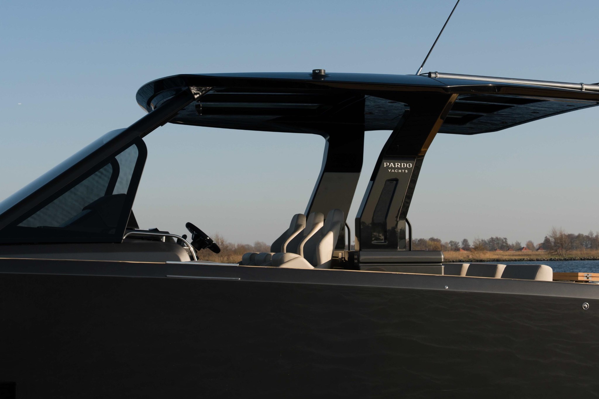 foto: 32 Pardo Yachts 43