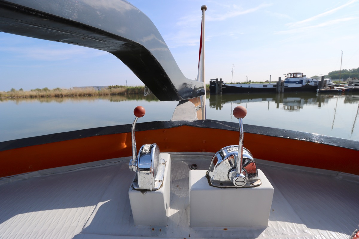 foto: 56 Tjalk Woonboot 