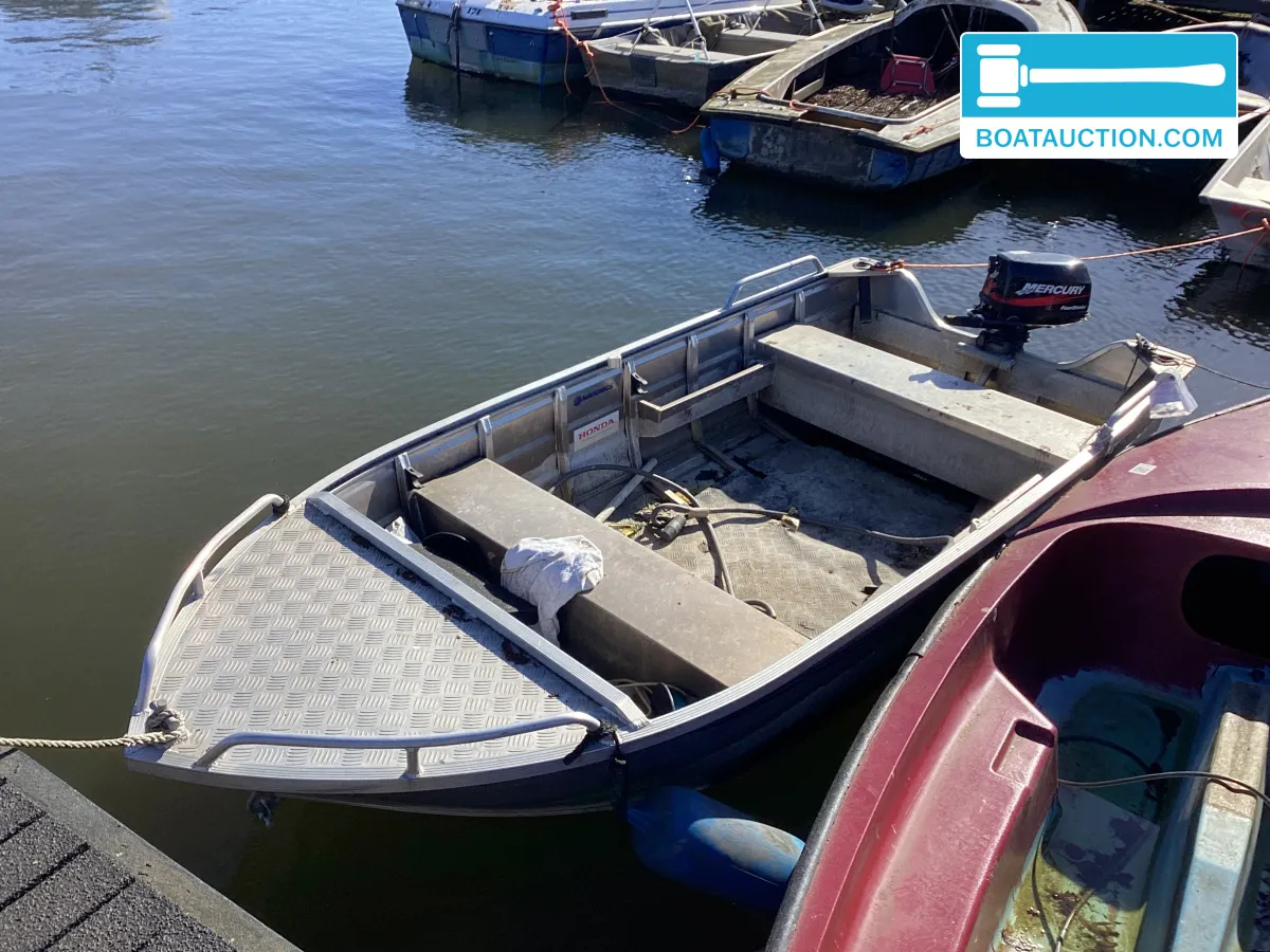 Open boot 480
