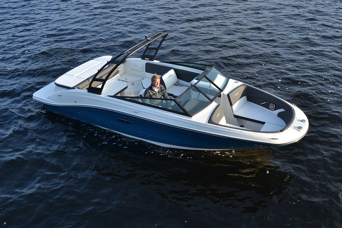 foto: 40 Sea Ray SPX 230