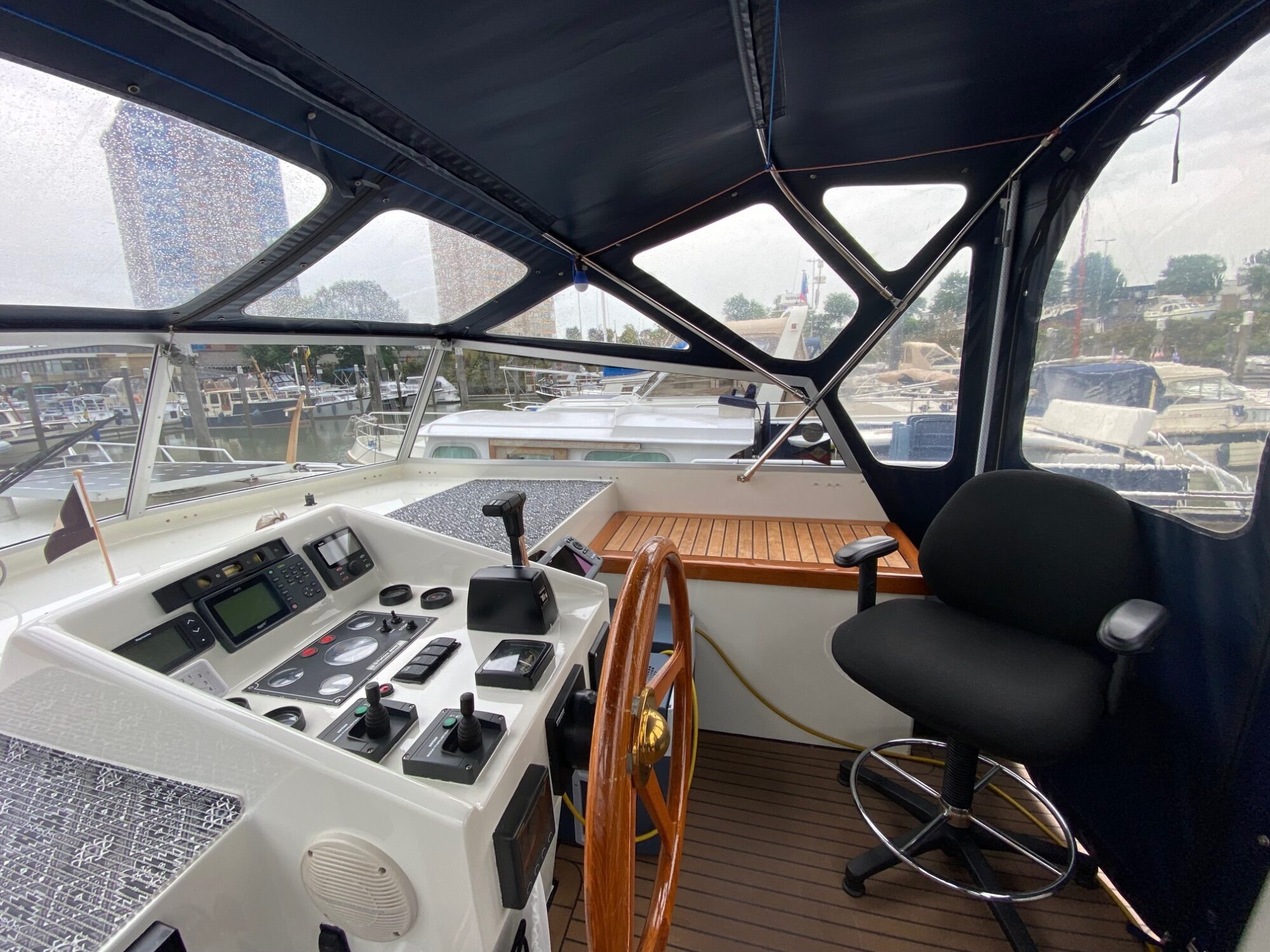 foto: 66 Privateer Privateer 40 XL Cabrio