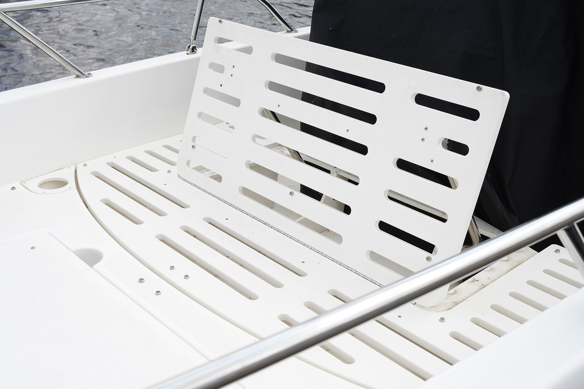 foto: 32 Boston Whaler 170 Dauntless