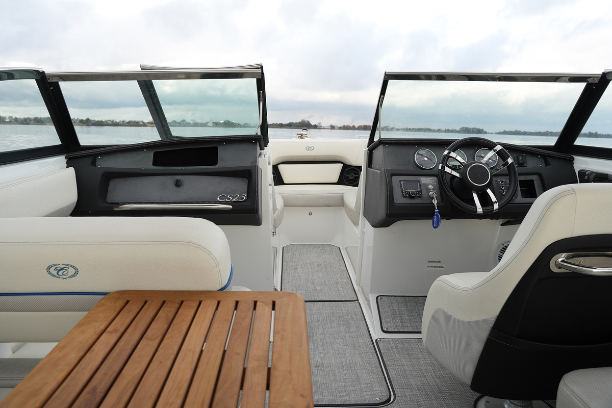 foto: 75 Cobalt CS23