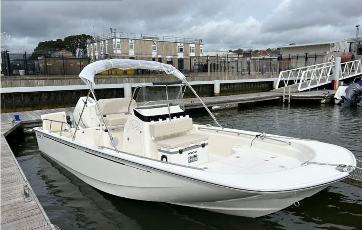 foto: 7 Boston Whaler 210 Montauk