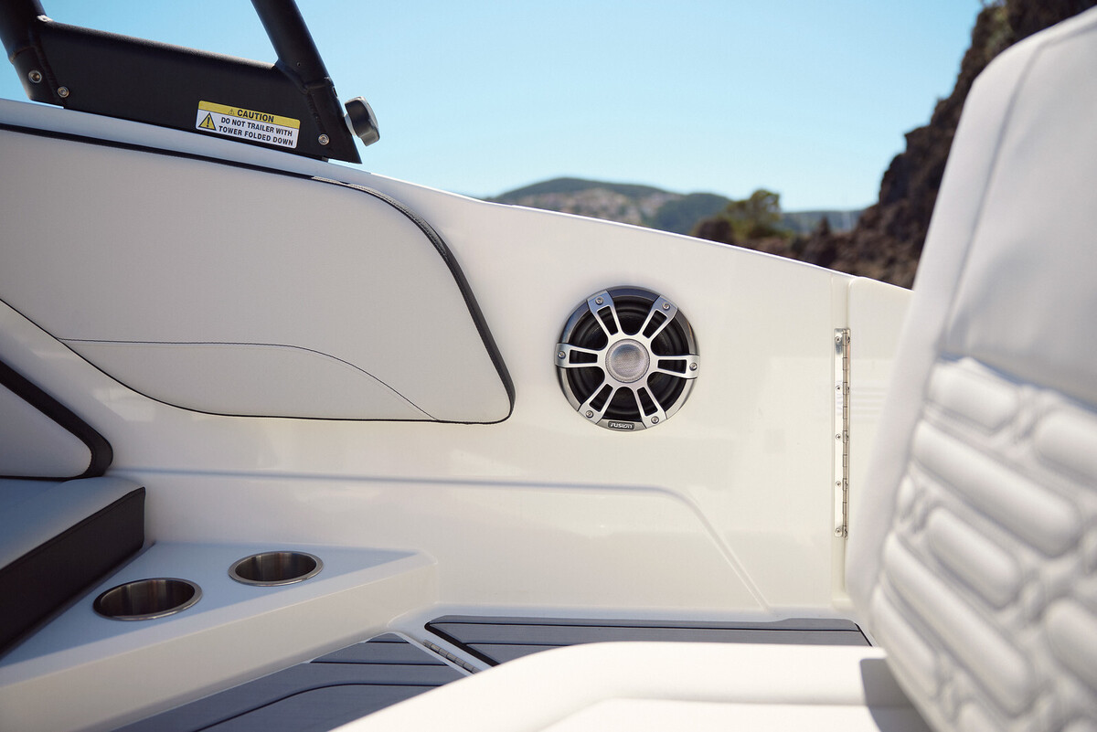 foto: 8 Sea Ray SPX 210 Outboard