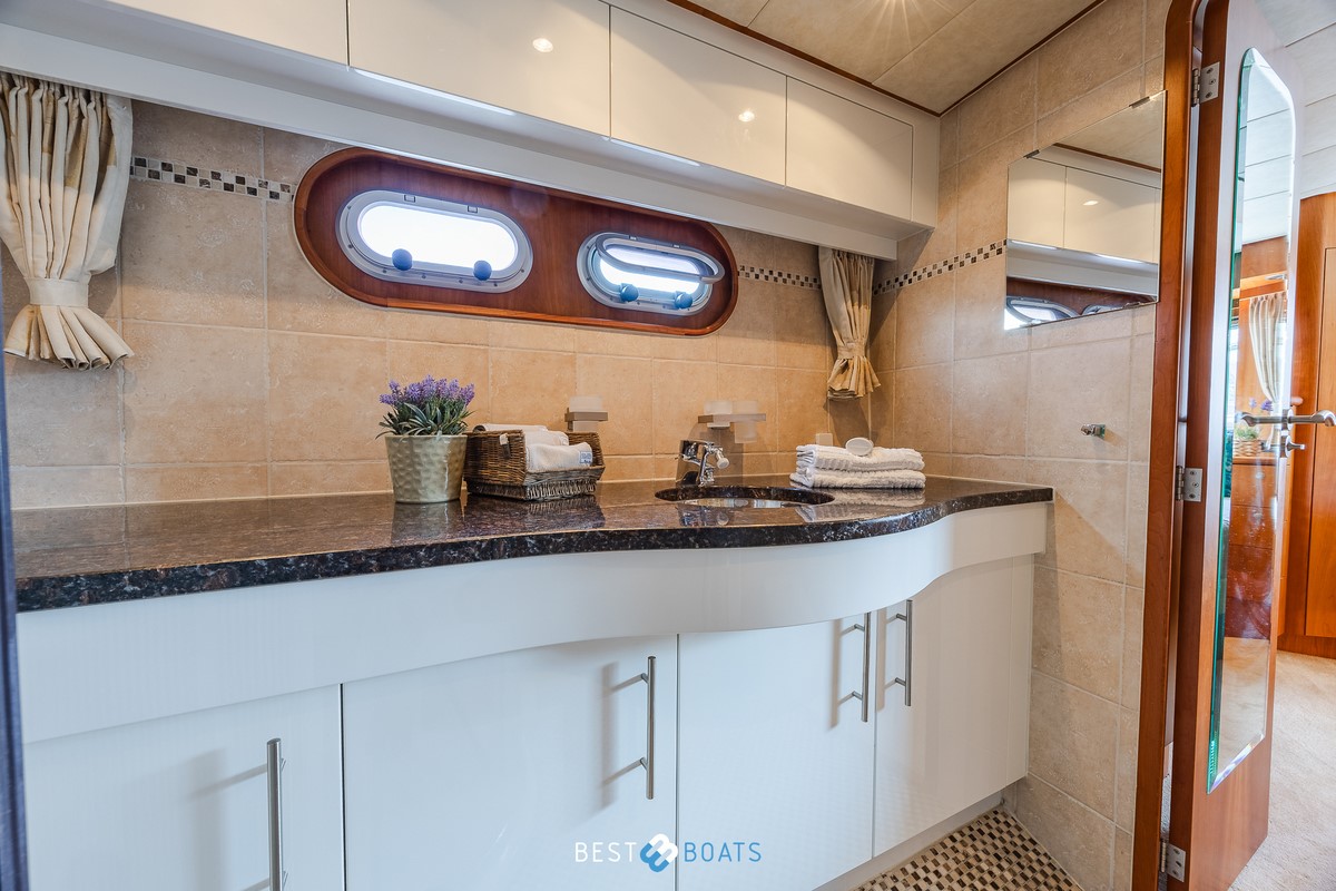 foto: 51 Van den Hoven Exclusive 1600