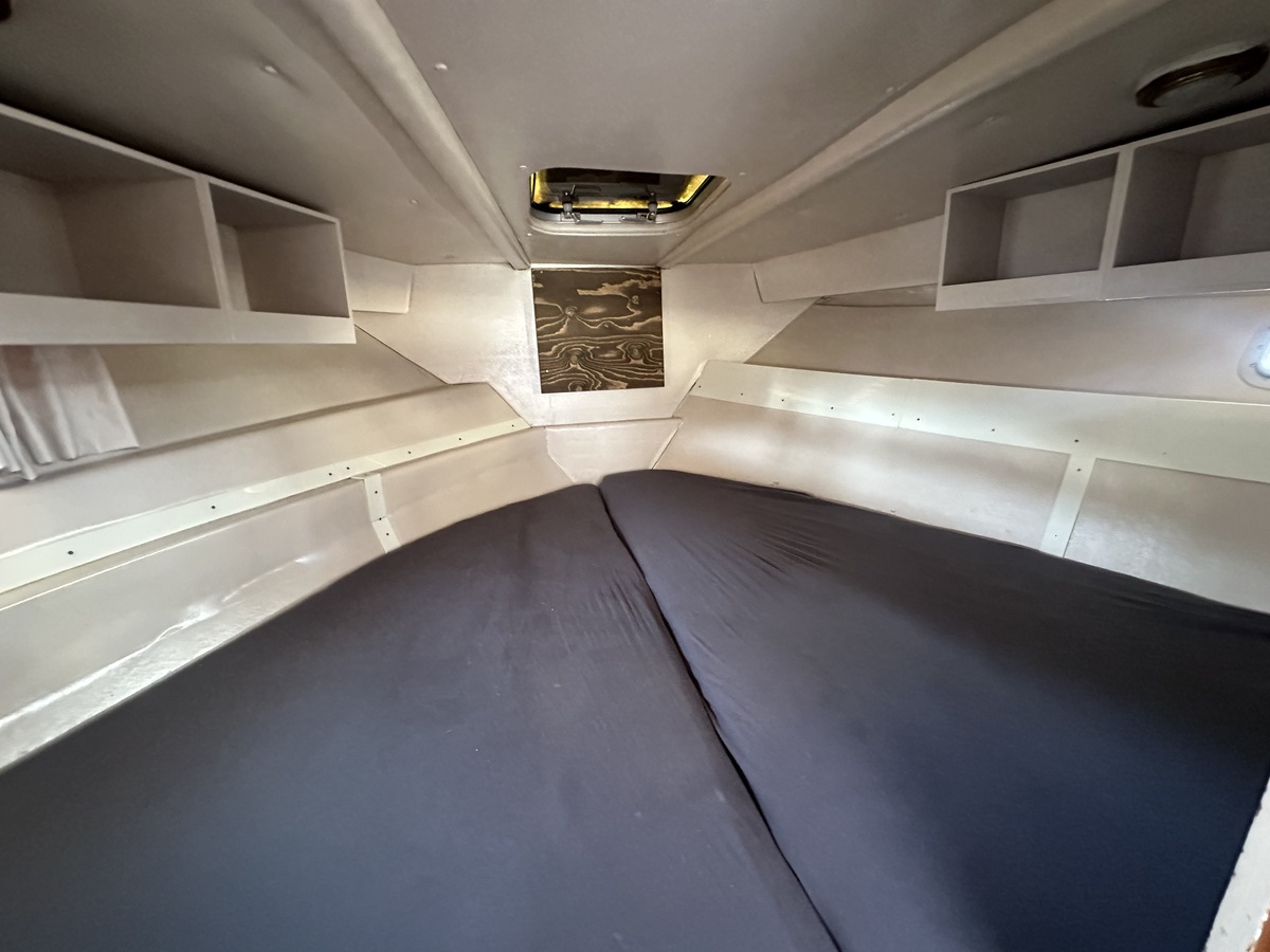 foto: 32 Fairline  31 Corniche 