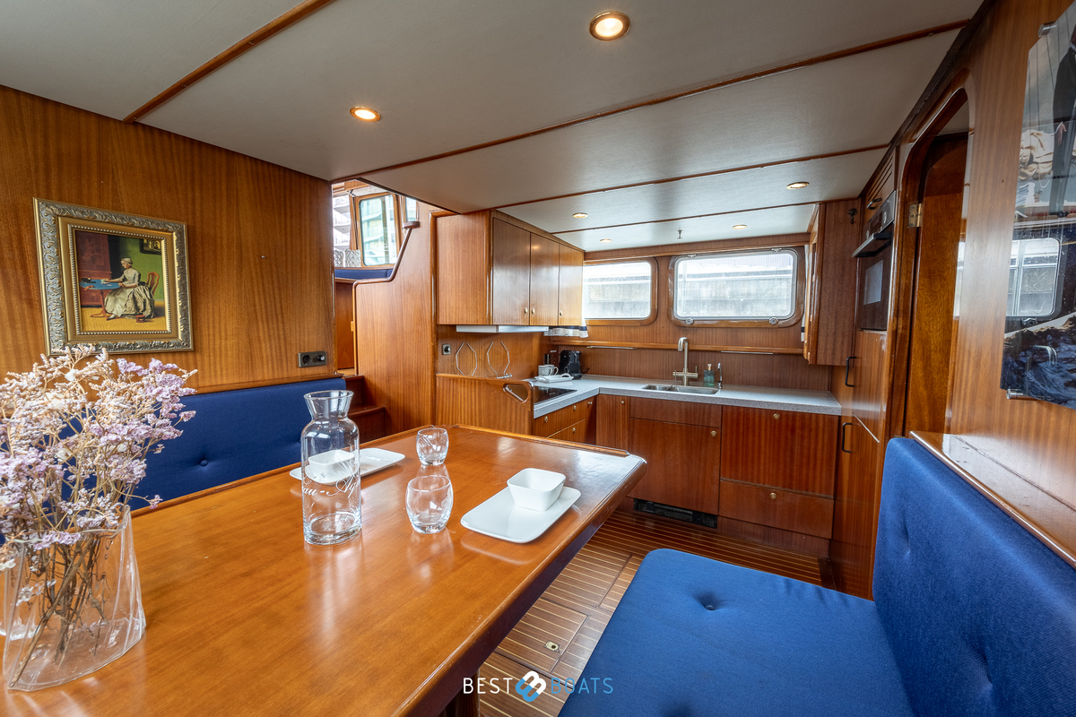 foto: 86 Tradewind 33