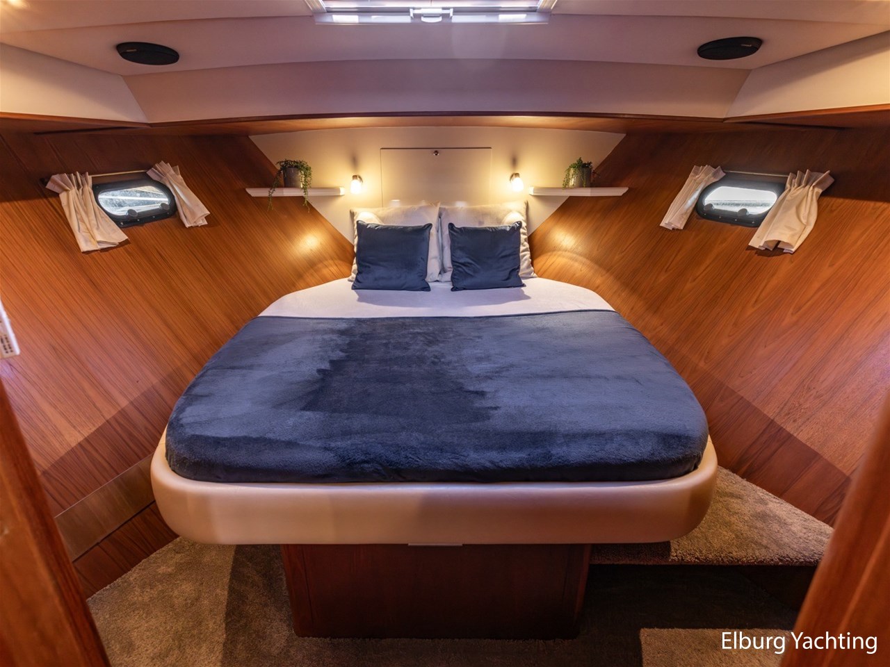 foto: 5 Valk Continental  1600 OK