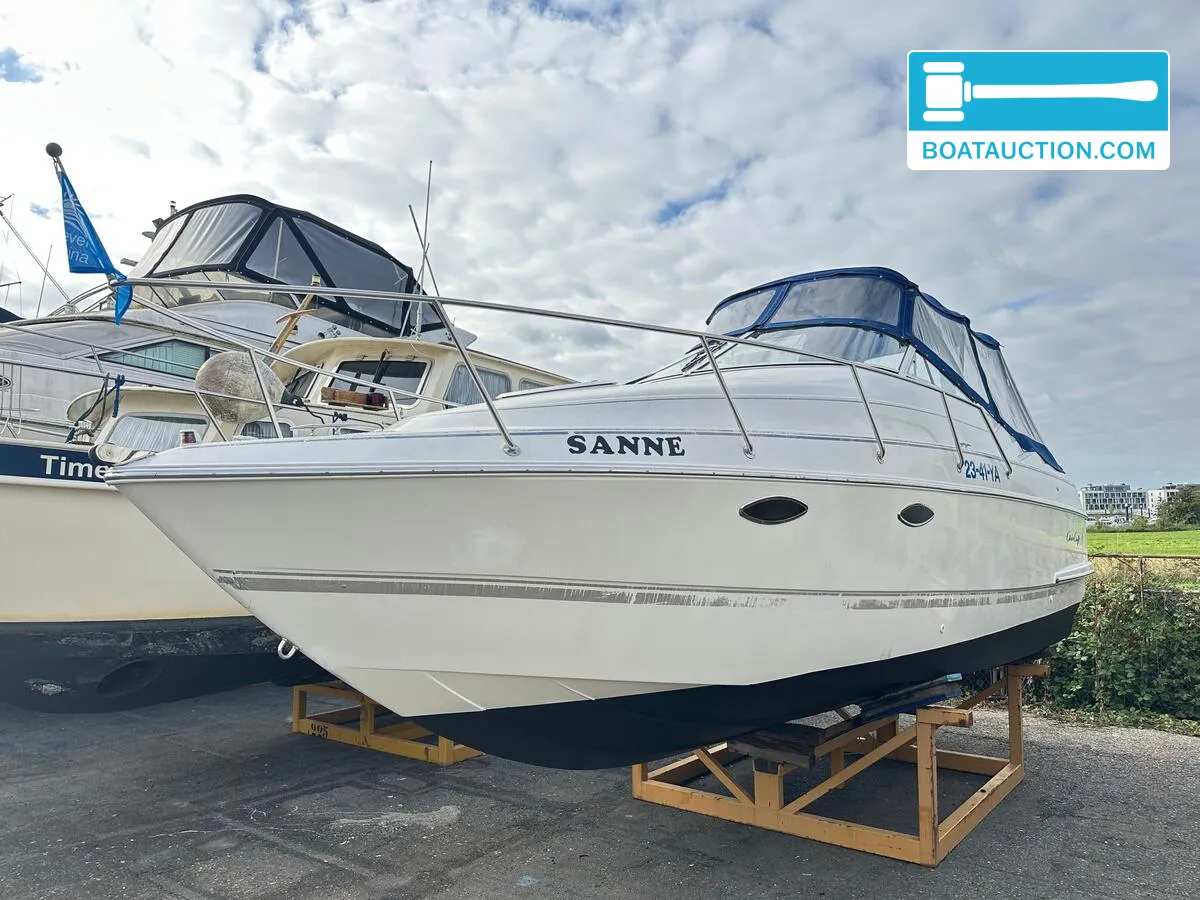 hoofdfoto: 1 Chris Craft Crowne 262