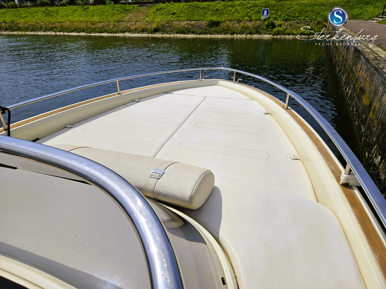 foto: 25 Invictus 280 GT