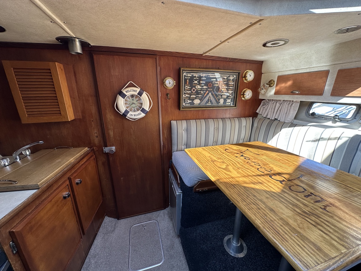 foto: 33 Fairline  31 Corniche 