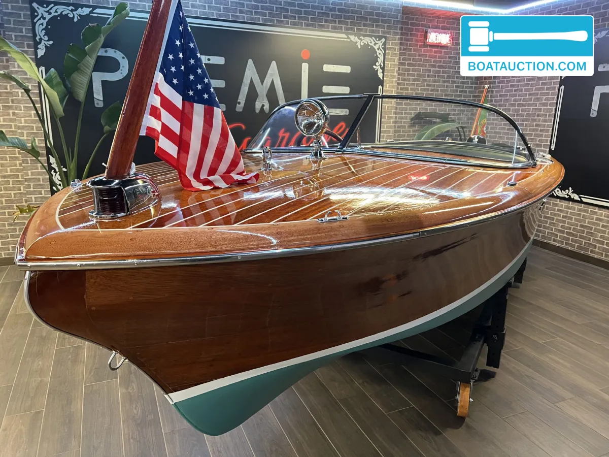 foto: 38 Chris Craft Capri 19