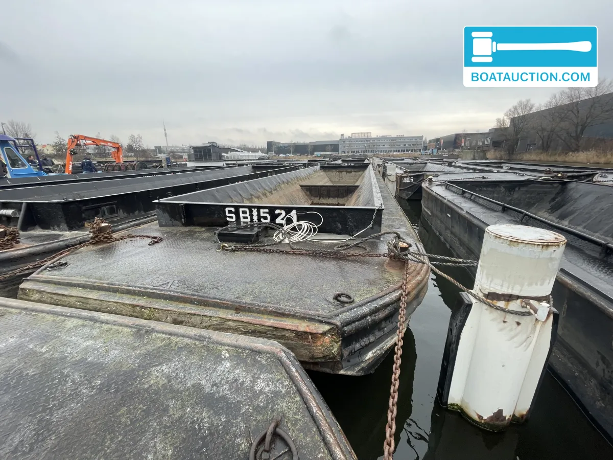 foto: 14 Vrachtduwbak SB521