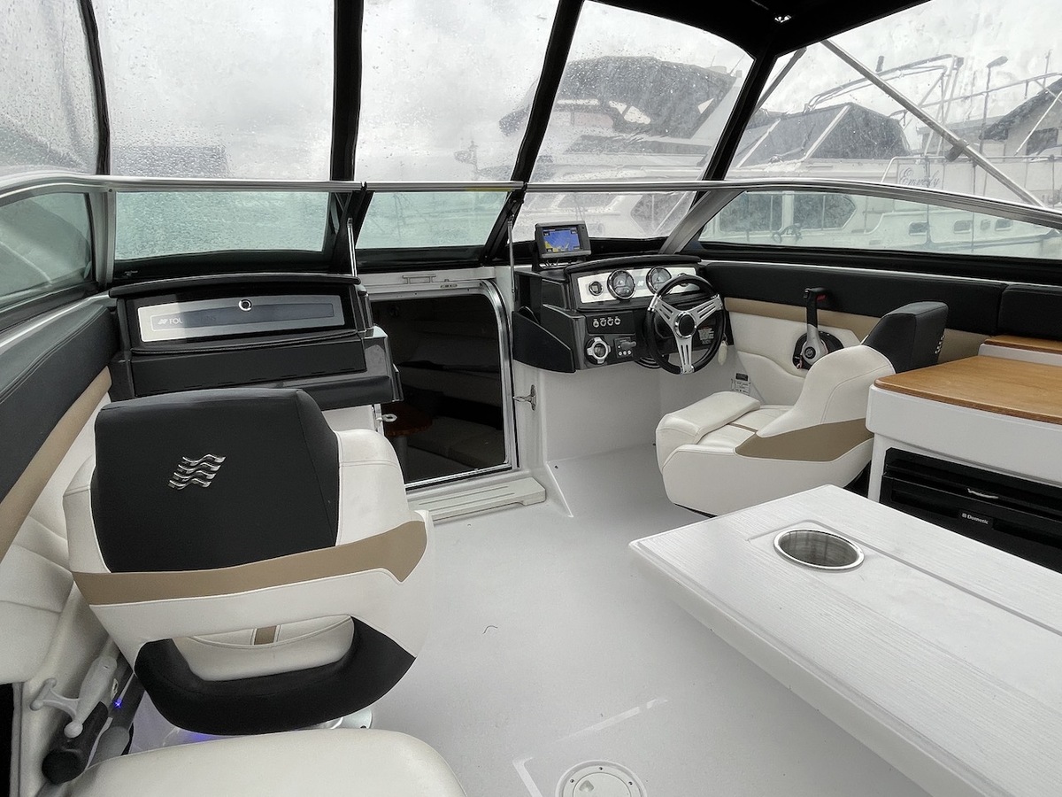 foto: 17 Four Winns 265 S