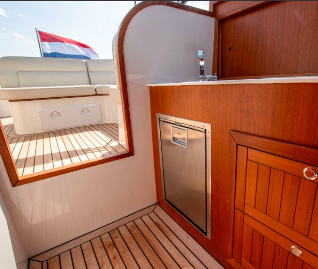 foto: 7 LONG  ISLAND 33   RUNABOUT HYBRID  