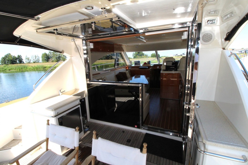 foto: 29 Rivièra 4700 Sport Yacht