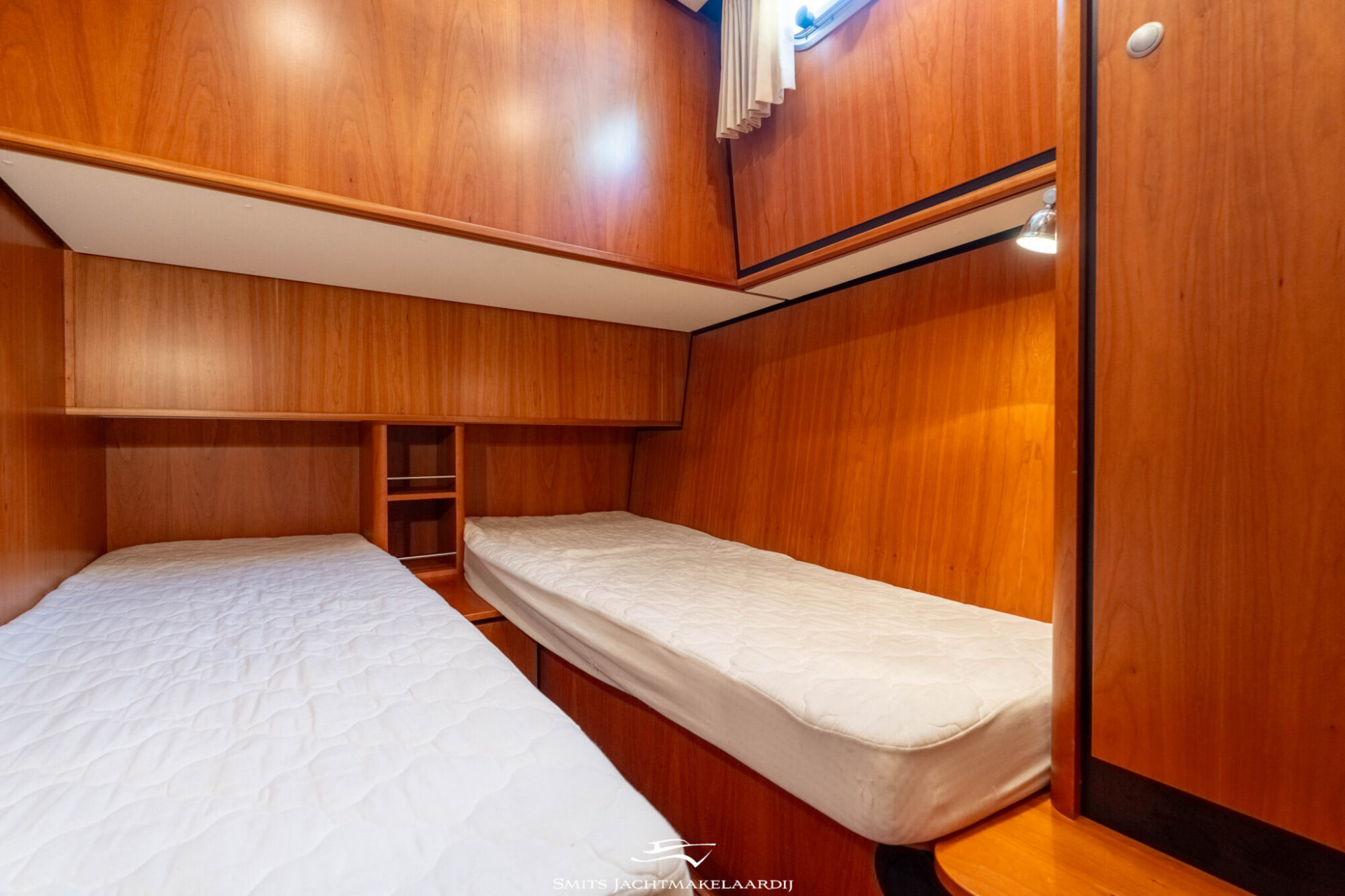 foto: 89 Linssen Linssen Grand Sturdy 43.9 AC