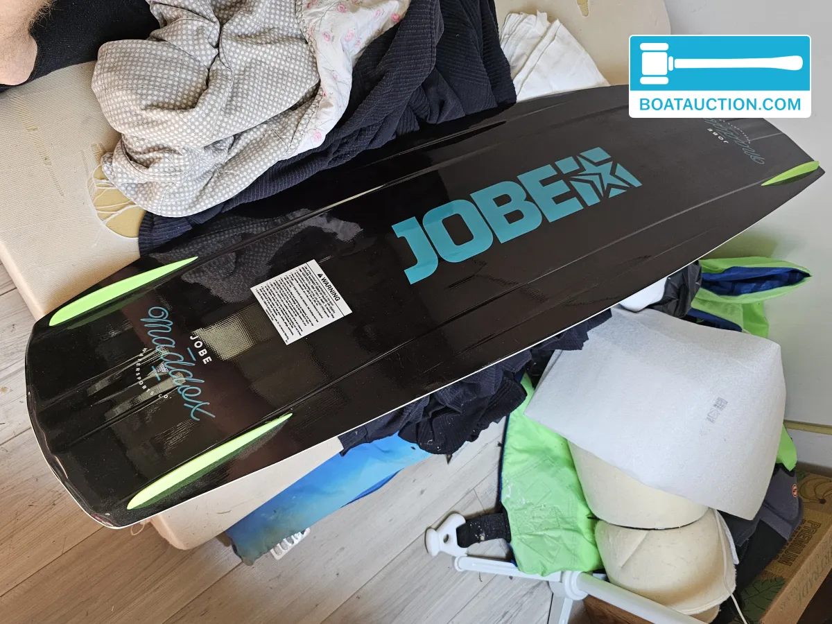 foto: 11 Glastron Bow