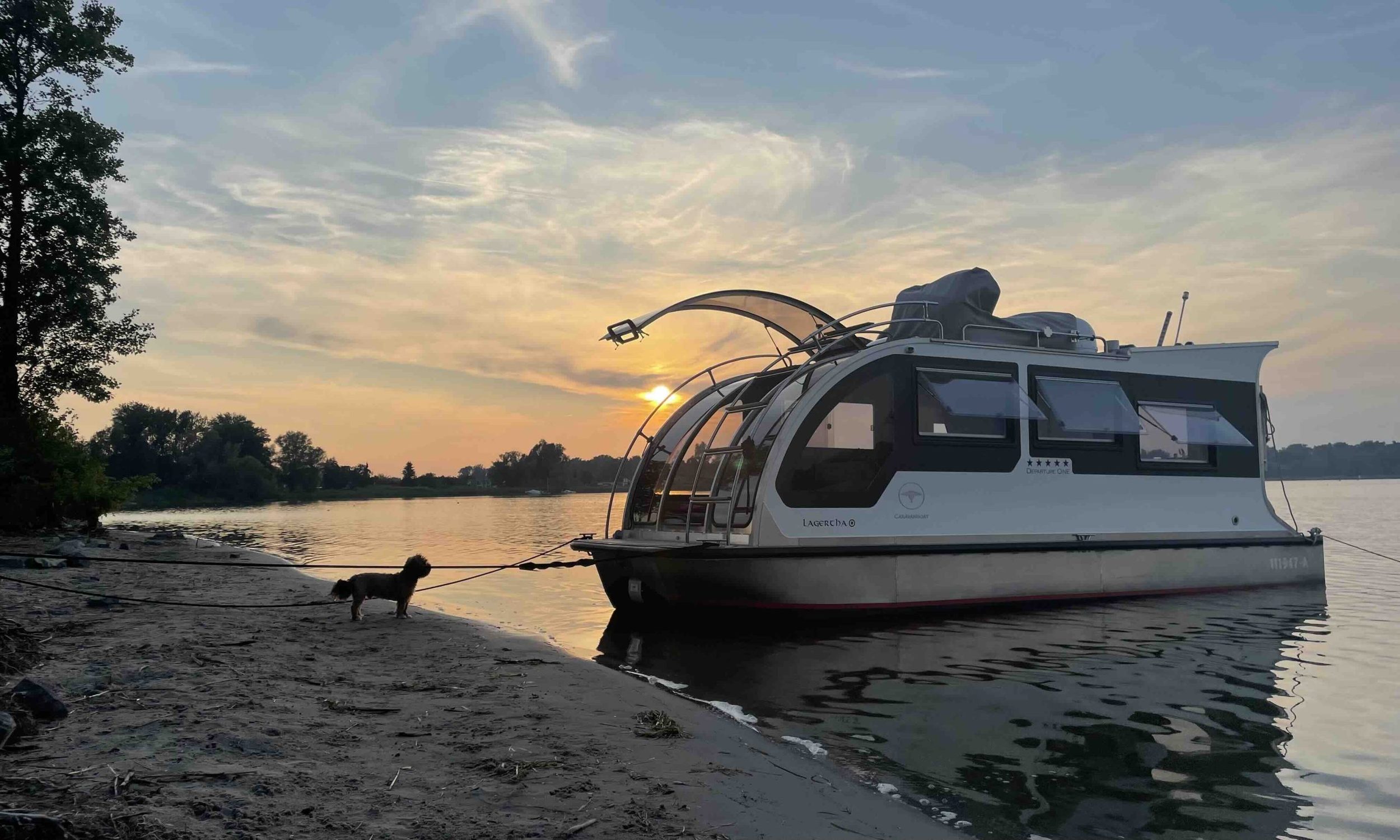 foto: 11 Caravanboat DepartureOne M