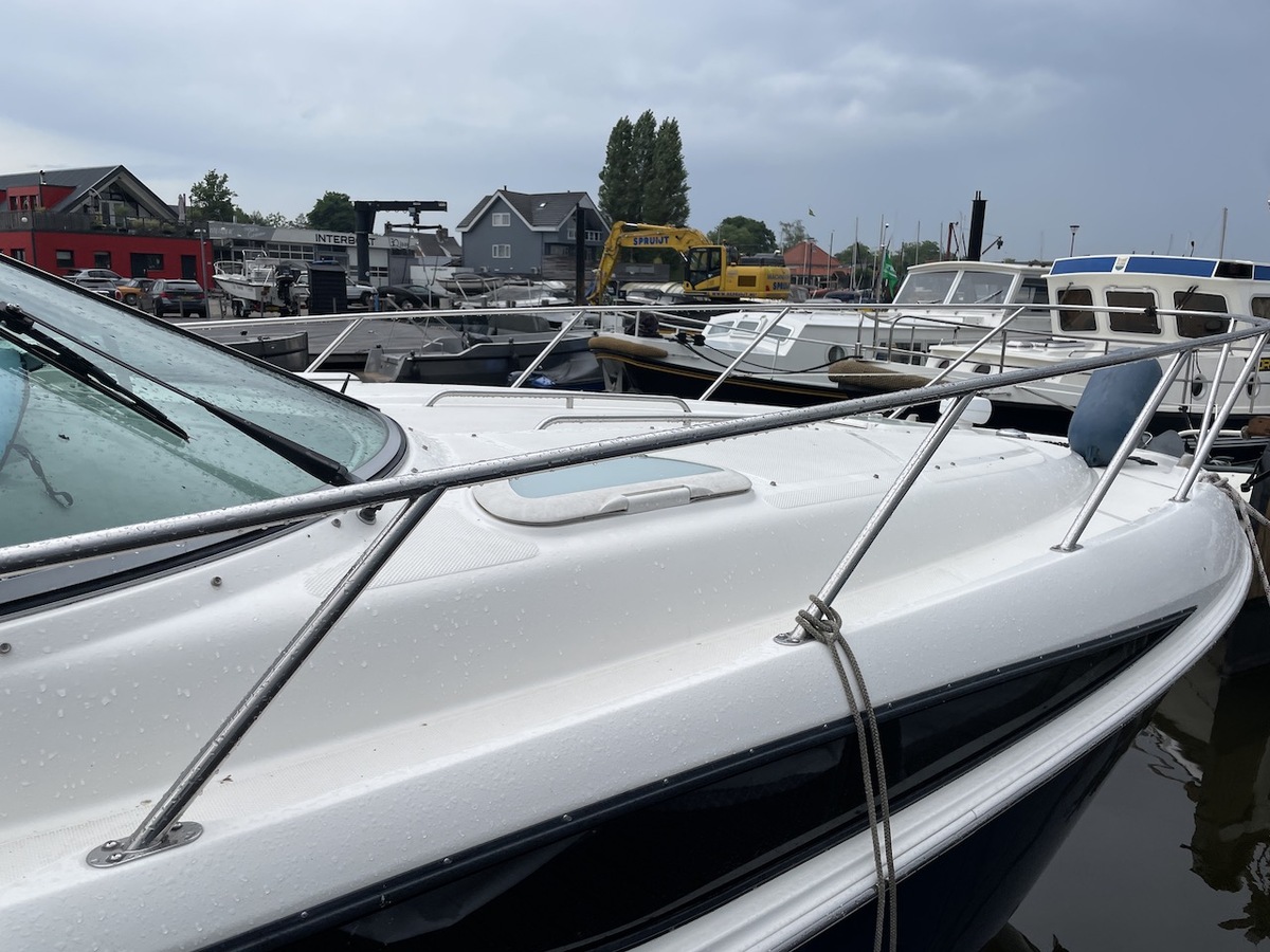 foto: 22 Bayliner  335 Cruiser