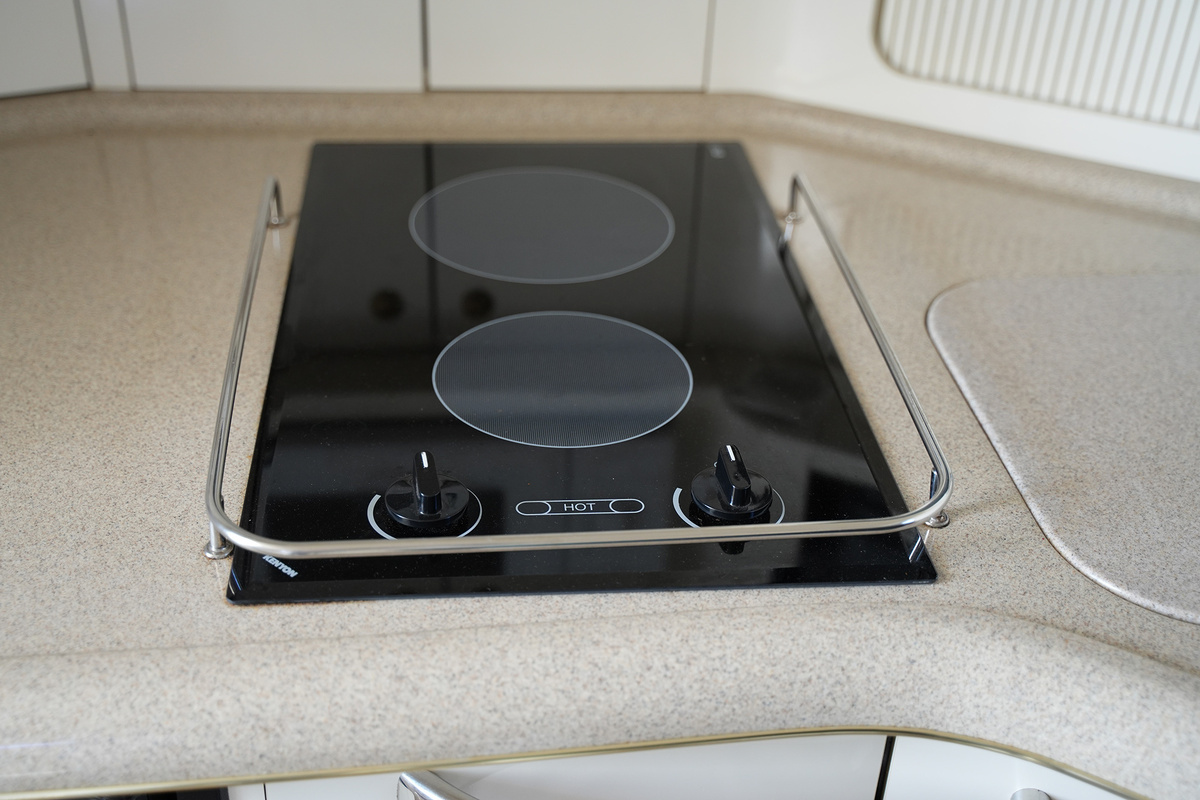 foto: 40 Sea Ray 330 Express Cruiser